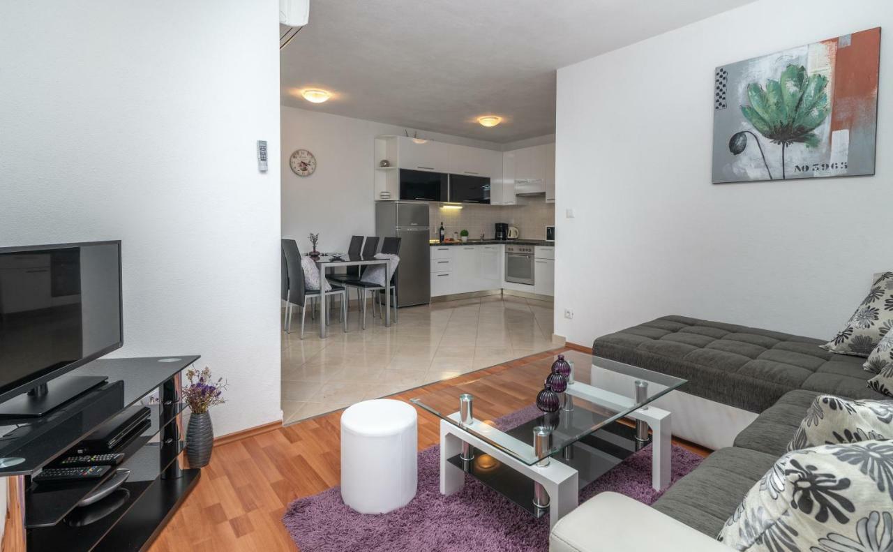 Apartments Villa Jelena Seget Vranjica Exterior photo